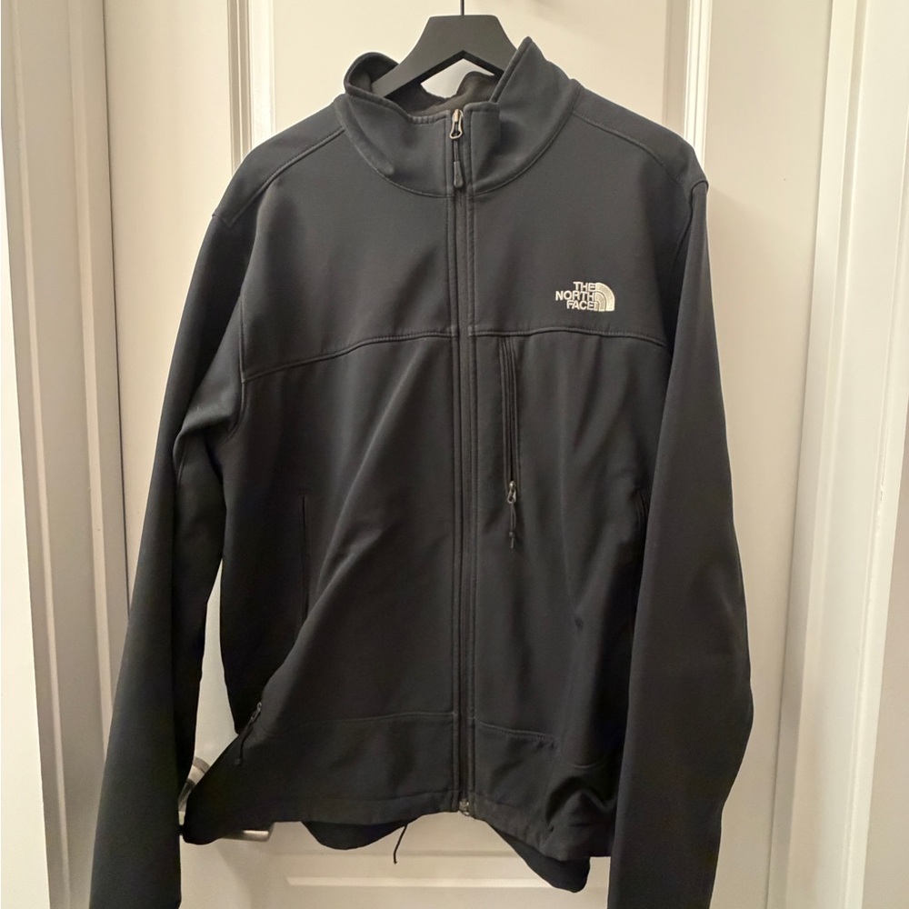 The North Face Black Men’s Zip-Up Softshell Jacket
